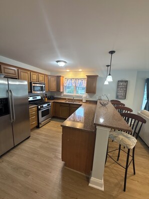 Kitchen area and seating for 4