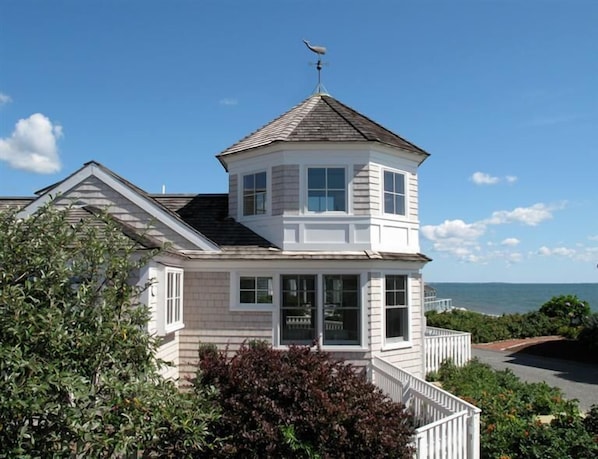 Blissful views - the ocean is just steps away!
