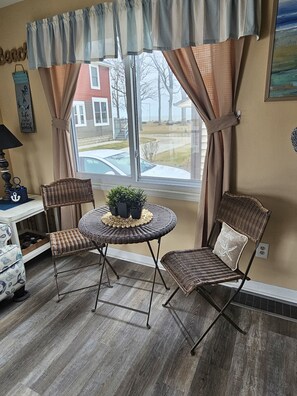 Let's have coffee with a view of Lake Erie.