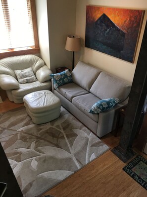 Super-premium queen sleeper sofa with soft linens and fluffy duvet is comfy! 