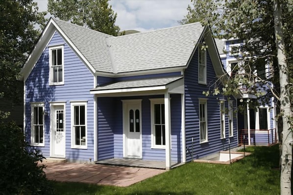 Victorian w/ Contemporary Interior