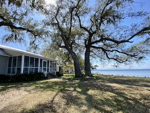 Built in 2000 this bay house is well maintained and squeaky clean. Shady yard