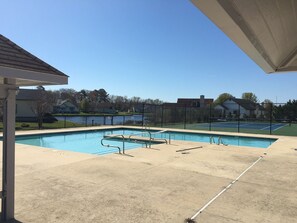 Pool is only 1 block away.