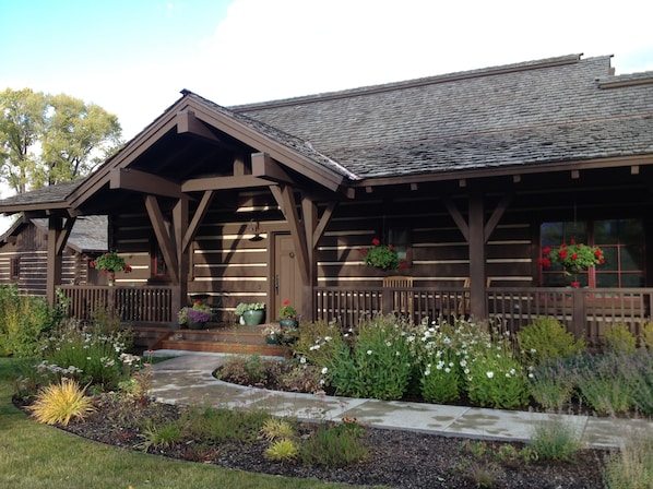 Welcome to the cabin!