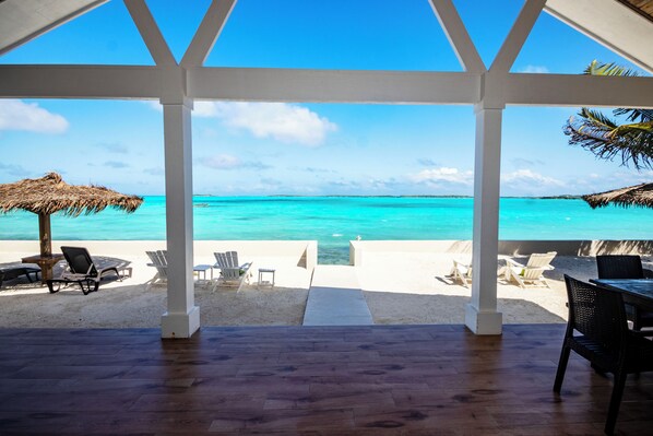 Welcome to Paradise! Relax and Take it Ease Sea!!