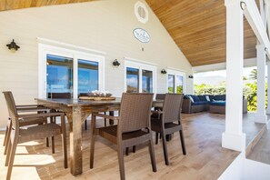 8 person dining table