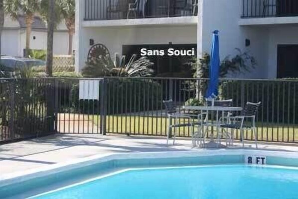 Emerald Hill Condo Poolside Studio