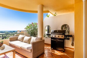 BBQ -- Luxury Apartment Puerto Banus, Marbella 