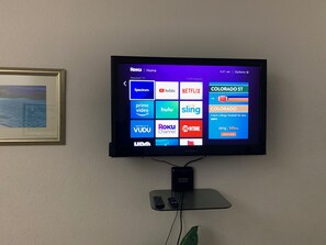 Streaming TV- All rooms with full cable