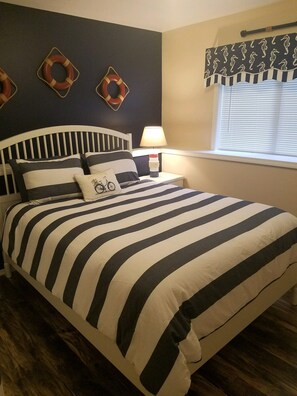 Bedroom 1-Queen Bed