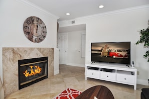 Family Room with Fireplace  STR16-0411