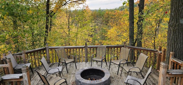 Enjoy bonfires without leaving the deck!