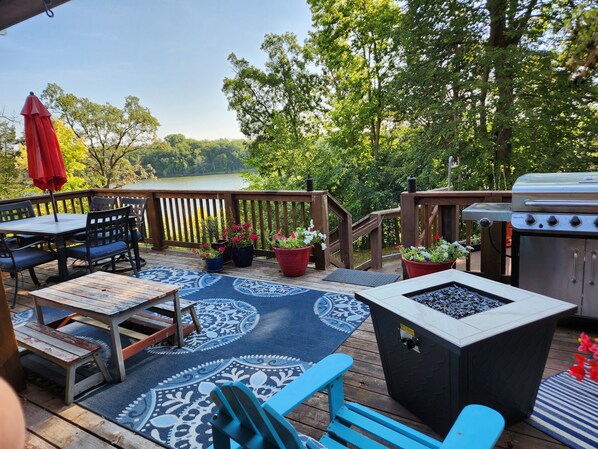 Deck: Grill, Gas firepit, Mississippi views, a few steps down to the hot tub.