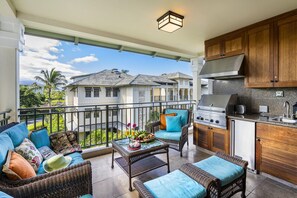 Relax in OUR BEAUTIFUL Lanai...