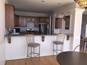 Eat-In Dining Area