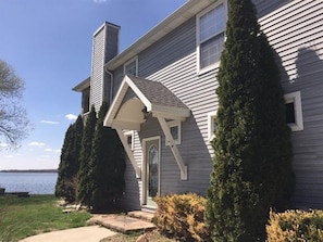 Side Entryway