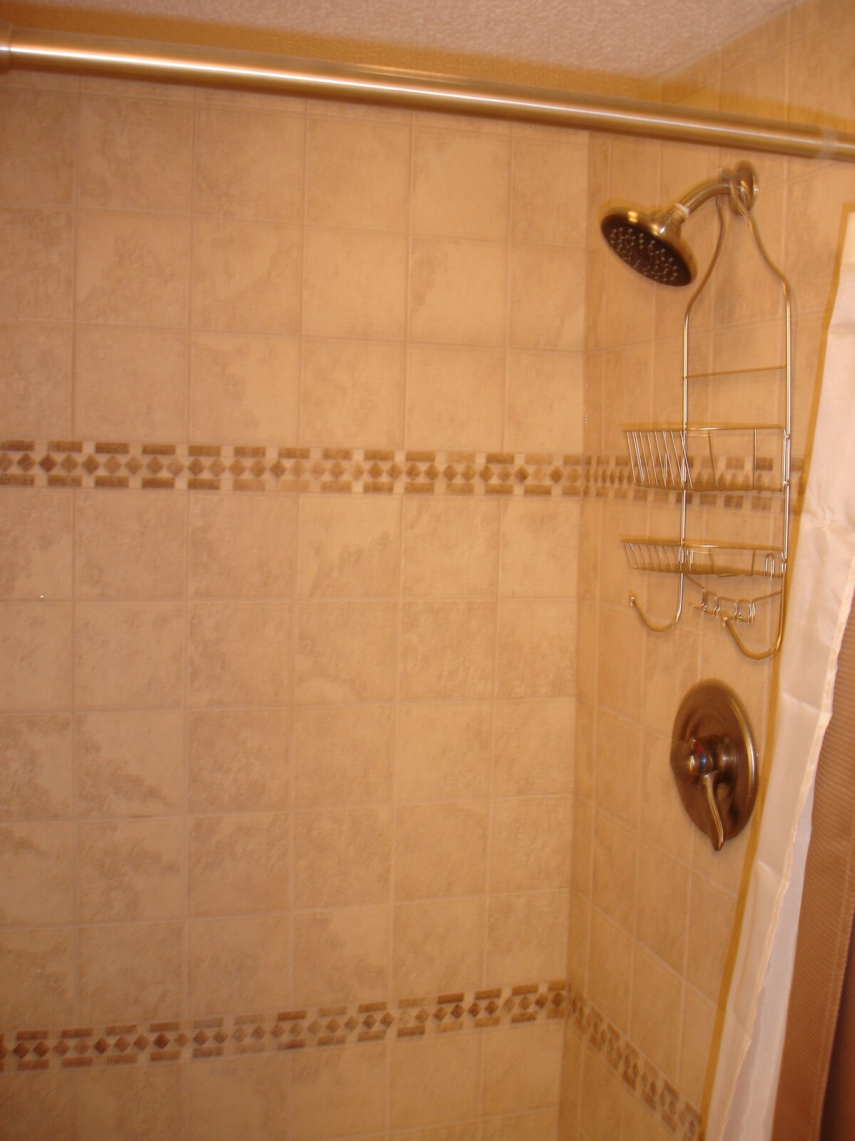 Luxuroius Oceanfront Condo, Garden City Beach, Wifi, AC, Cable TV, Pool, Jacuzzi