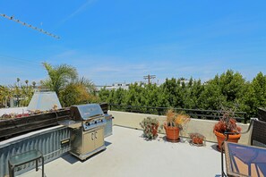 Roof Deck With Barbeque