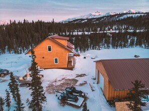 Bear Cabin with Garage and View of Alaskan Range