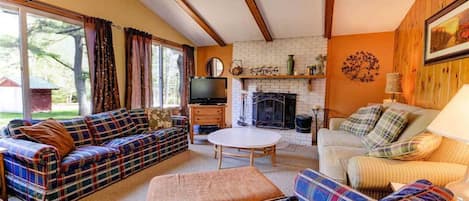 Large Living Room with Fireplace and Mountain View