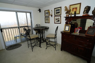 Family-friendly Victorian Chalet, 3 Levels With Pool Table