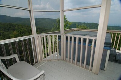 Family-friendly Victorian Chalet, 3 Levels With Pool Table