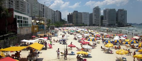 Foto da praia da Enseada 7