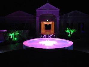 Night-time view of fountain