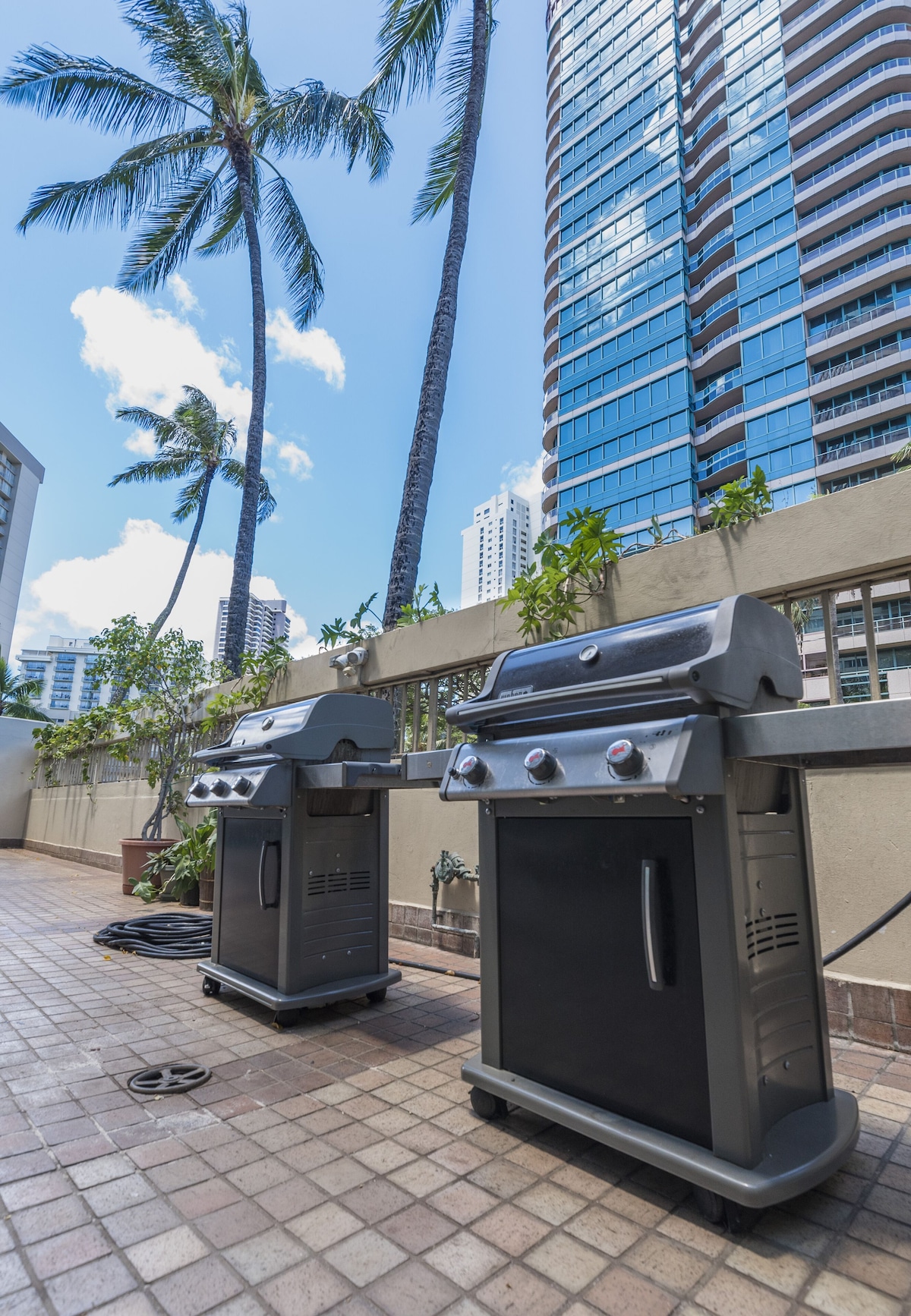 2BR/1BA Condo at Royal Aloha in Waikiki! Free PARKING, Free WiFi!