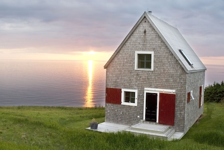 Cottage featured in House & Home, Victoria and Cottage Life magazines