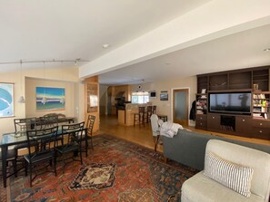 Opposite view, facing kitchen