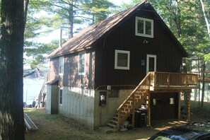 Front of the house and driveway.