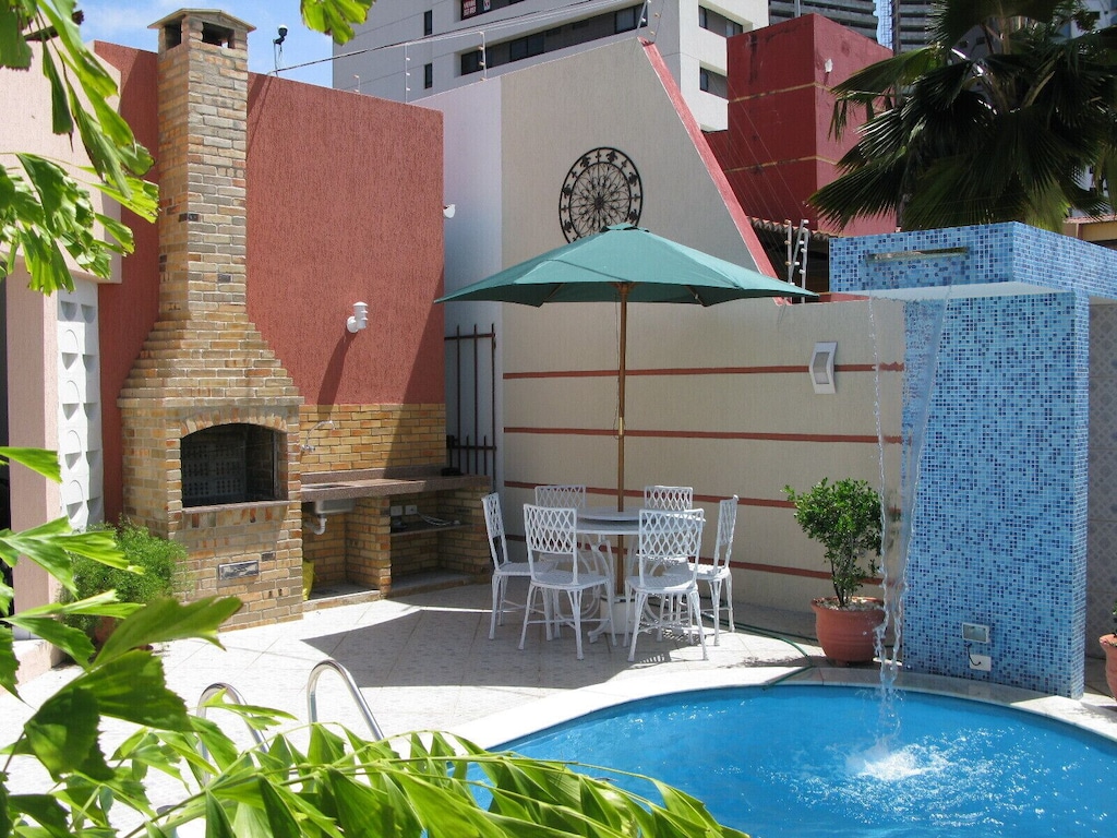 Casa confortável com piscina próxima a Praia de Ponta Negra. - Ponta Negra