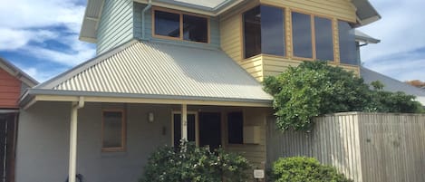 YOUR PERFECT ‘ SEA SIDE RETREAT’ IN THE HEART OF OCEAN GROVE.