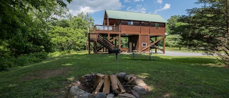 Beautiful cabin right on the Shenadoah 