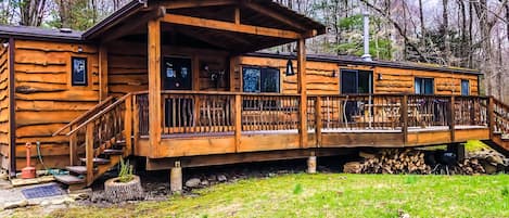 Rosland cabin_Springtime