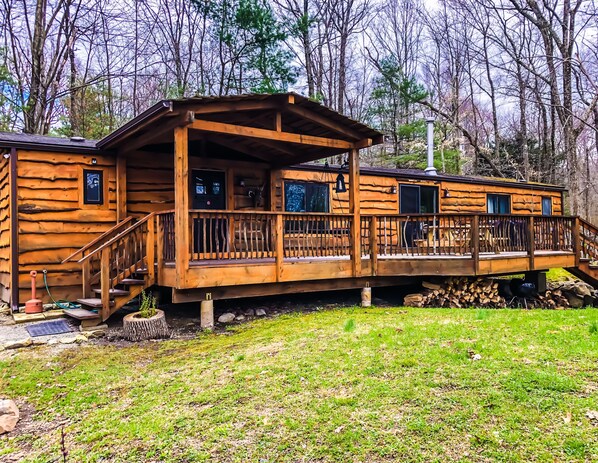 Rosland cabin_Springtime