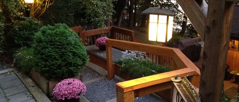 Entrance steps from driveway to main house