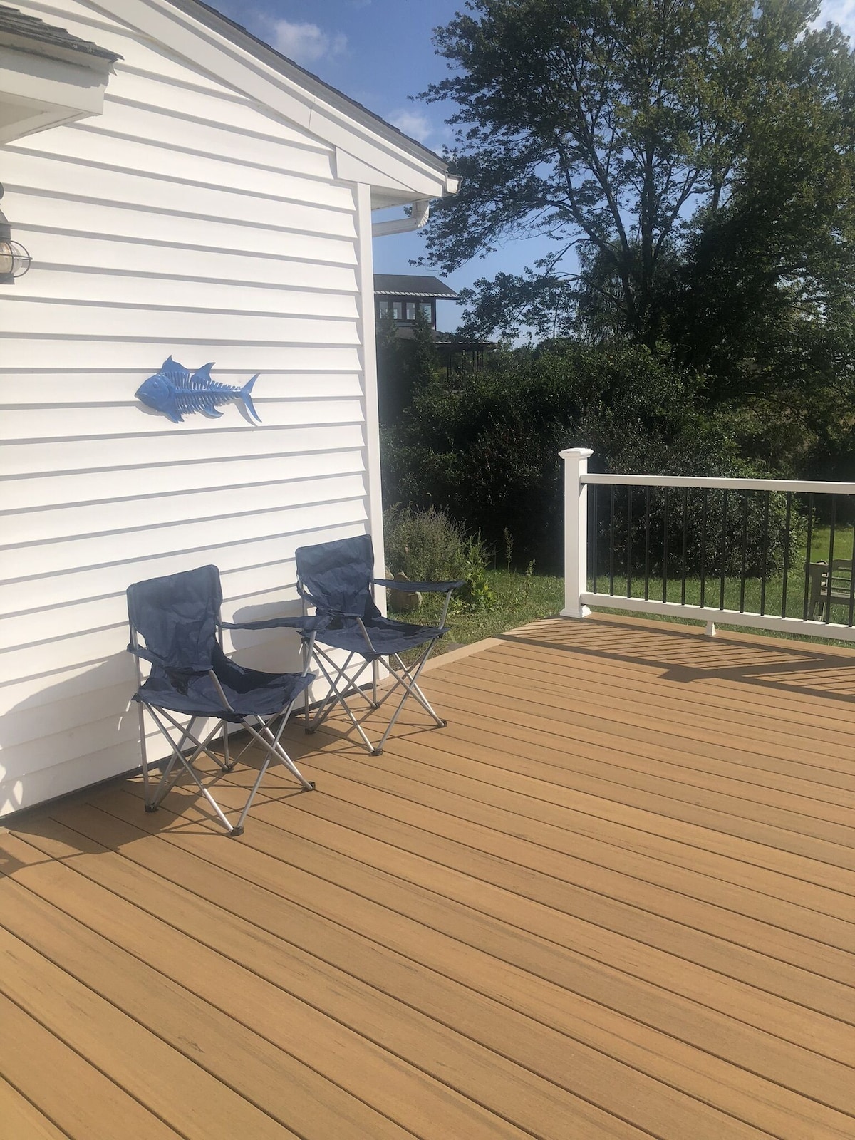 Quiet 2 bedroom summer haven overlooking beautiful West River