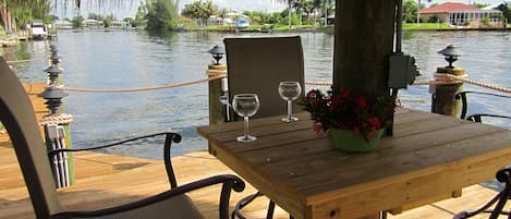 Tiki Bar overlooking 4 wide intersecting saltwater canals!