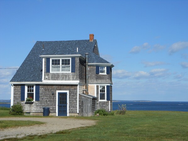 View coming in the drive with ocean and islands behind