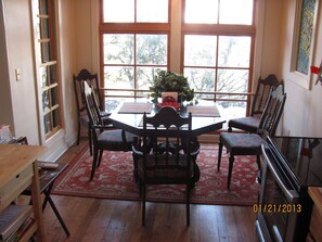 Dining area
