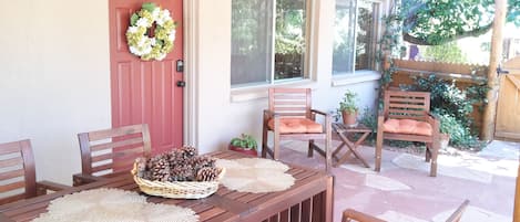 Front flagstone patio with seating for 6