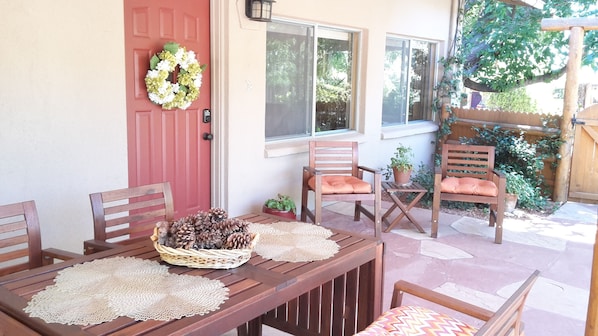 Front flagstone patio with seating for 6