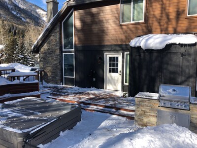 2 level condo in quiet East Vail