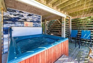 Hot Tub (2)