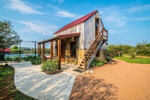 Sunday House Luxury King Unit