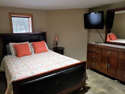 Luxury Vacation Rental in the Heart of North Conway, NH     CALL (978) 815-3778