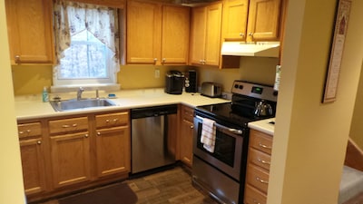 Luxury Vacation Rental in the Heart of North Conway, NH     CALL (978) 815-3778