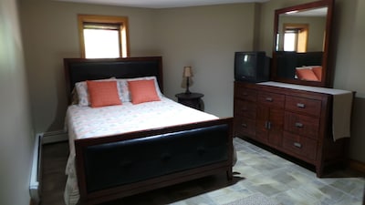 Luxury Vacation Rental in the Heart of North Conway, NH     CALL (978) 815-3778